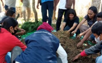 Perawat Komunitas Olah Pupuk Bokasi