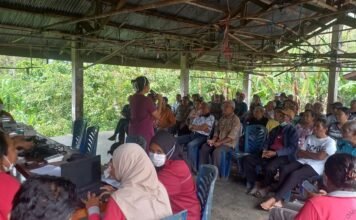 Sambut Hari Perawat Nasional, Perawat DPK PPNI Puskesmas Lite Turun Langsung Layani Warga Di Pasar Watohone
